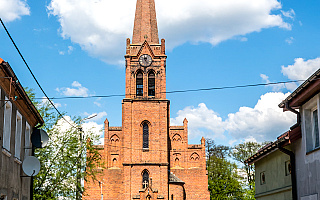 Kto zbezcześcił krzyż w kościele w Wielbarku? Policja szuka sprawcy